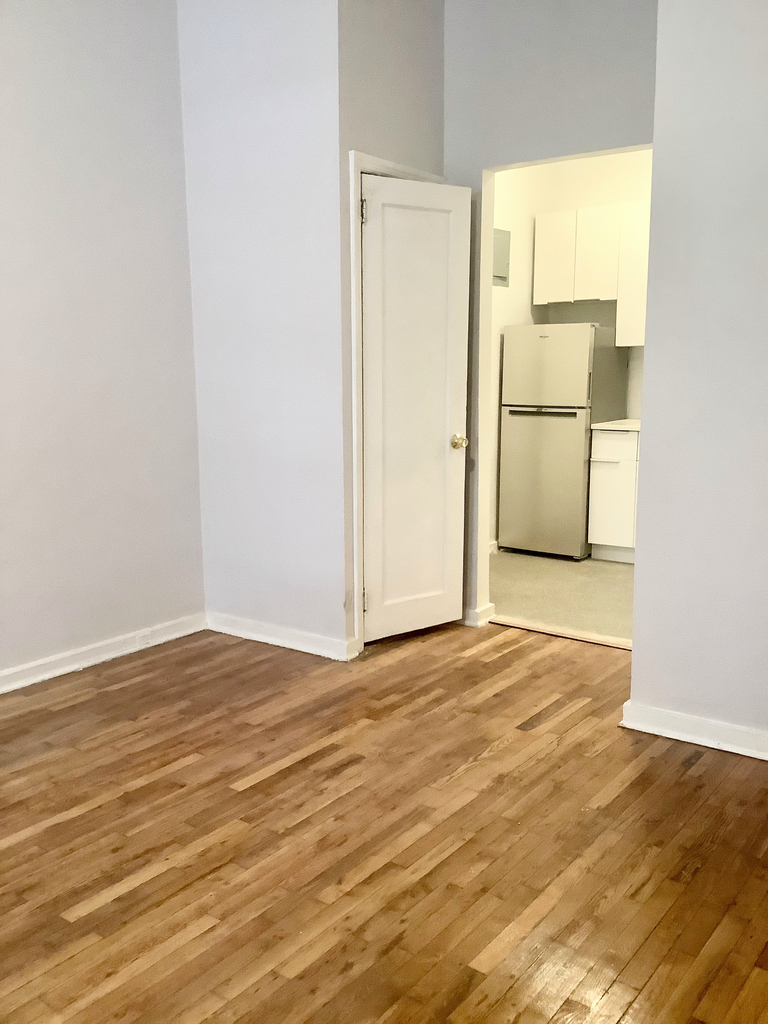 403 West 44th Street - Photo 1