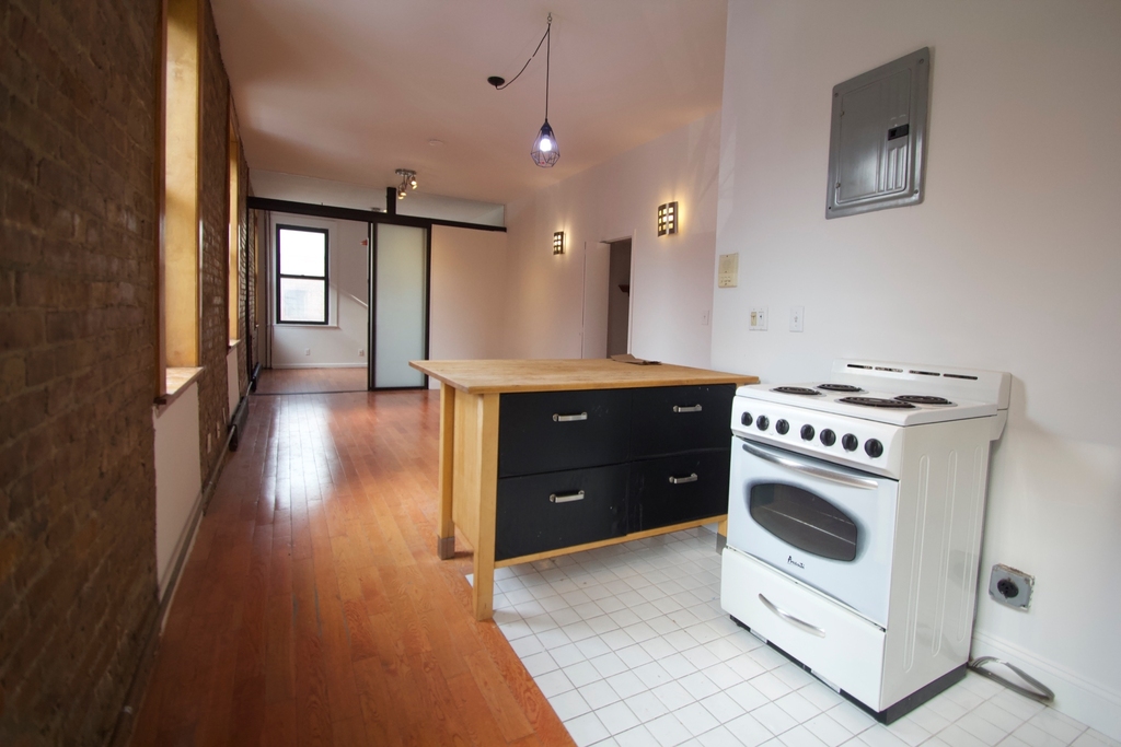 401 East 115th Street - Photo 7