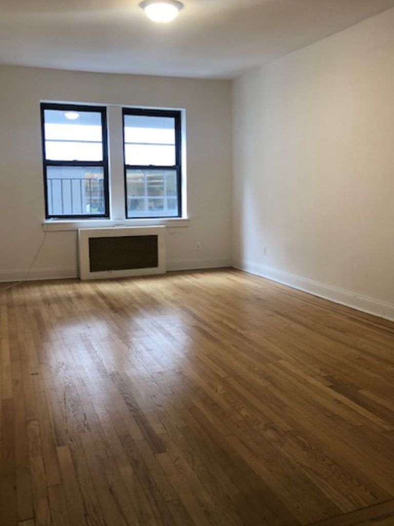 77th Street  and 3rd Avenue  - Photo 8
