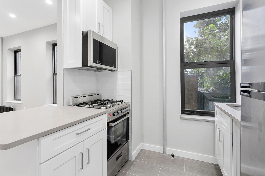 482 Tompkins Avenue #3A - Photo 2