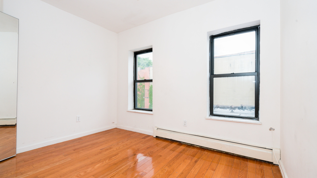 739 Franklin Avenue - Photo 4