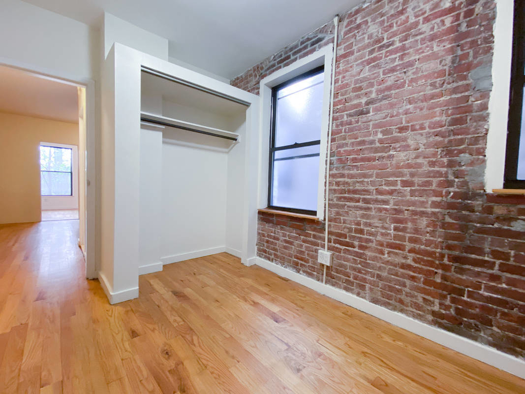 435 West 54th Street - Photo 3