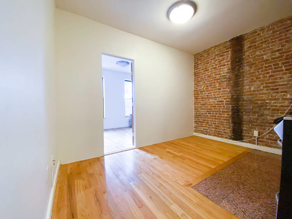 435 West 54th Street - Photo 2