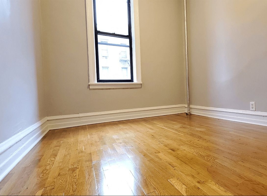 1061 St Nicholas Avenue - Photo 2