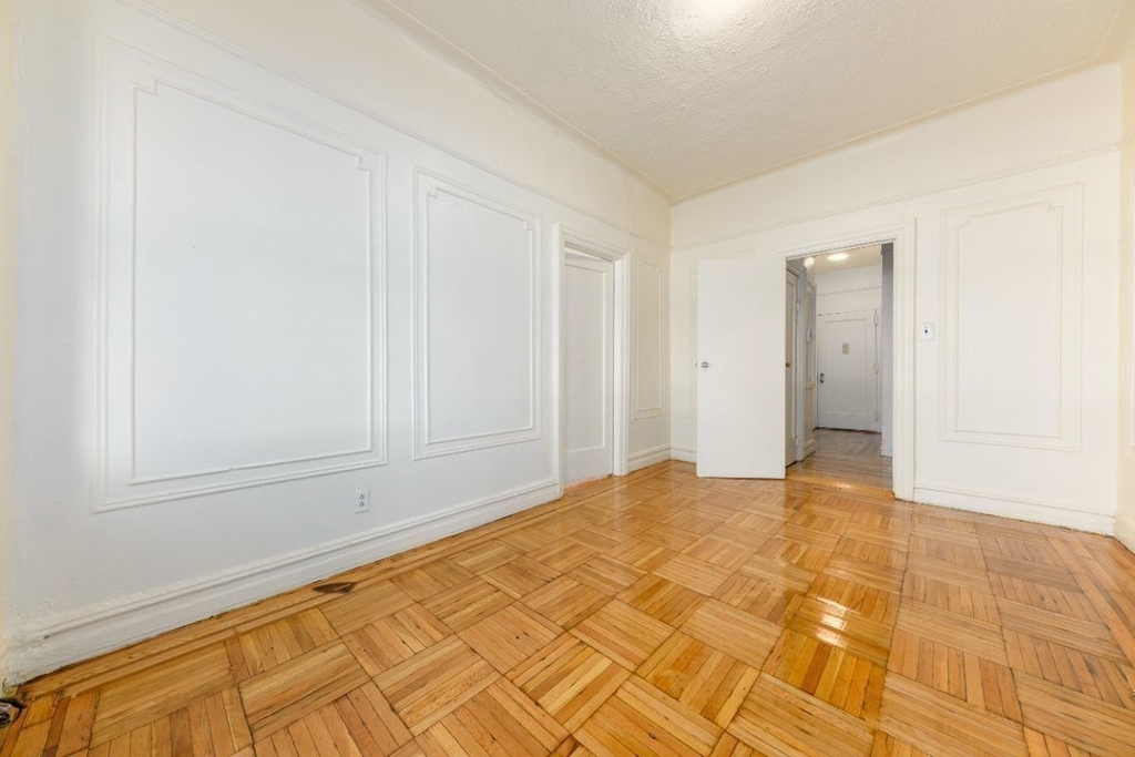 370 East 31st Street - Photo 1