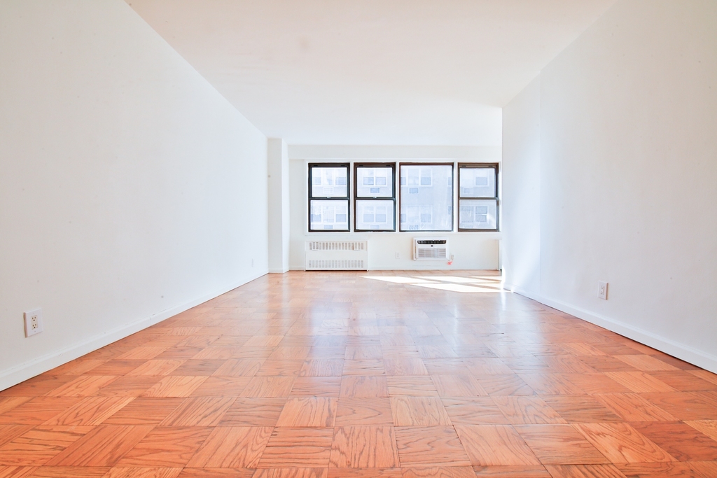 236 East 36th Street - Photo 1