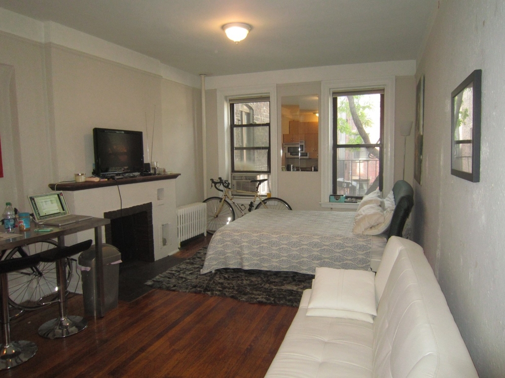 59 W 8th - Photo 1