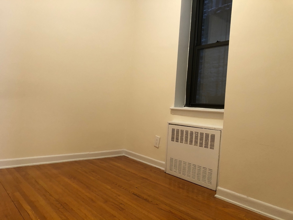 417 East 81st Street - Photo 3