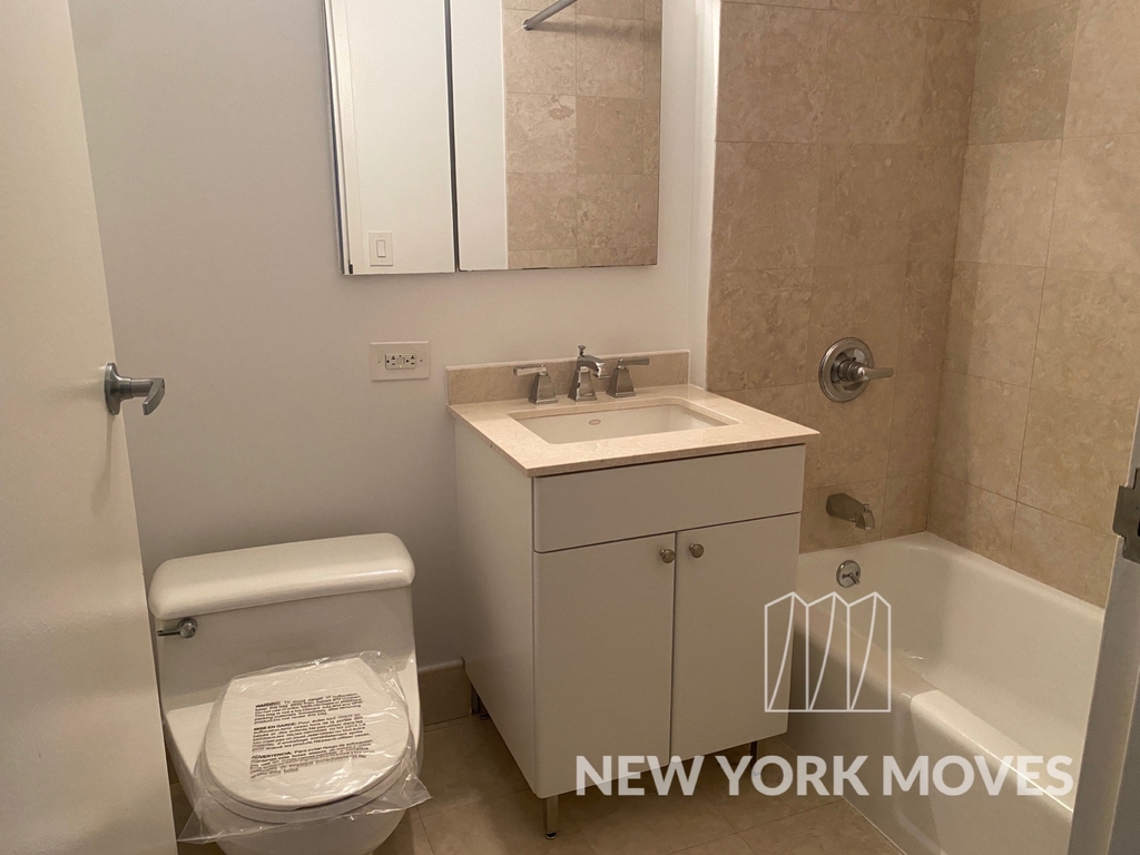 235 W 48th - Photo 10