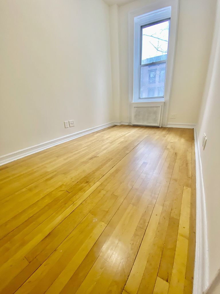 131 East 61st Street - Photo 6