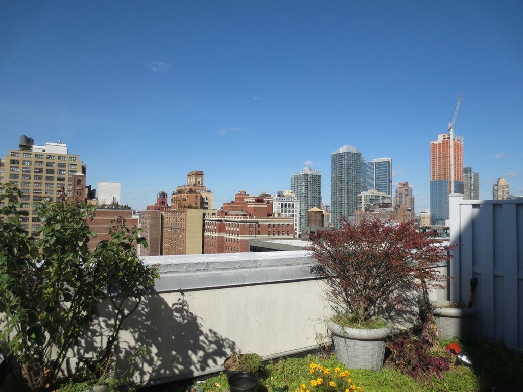 360 West 34th Street - Photo 7