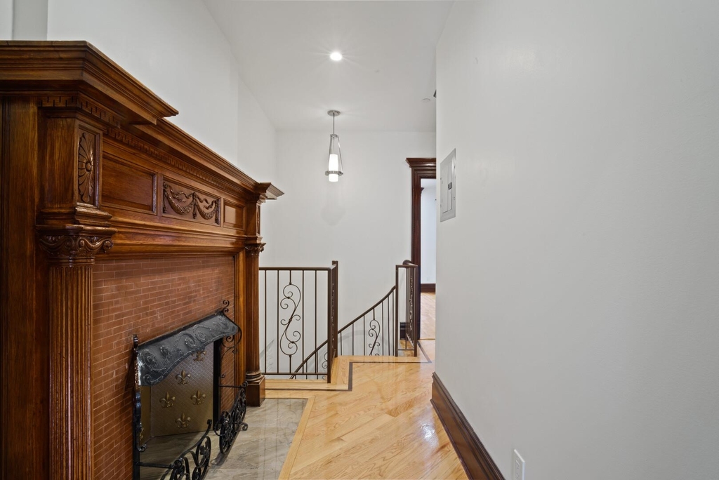 1308 Dean St - Photo 5