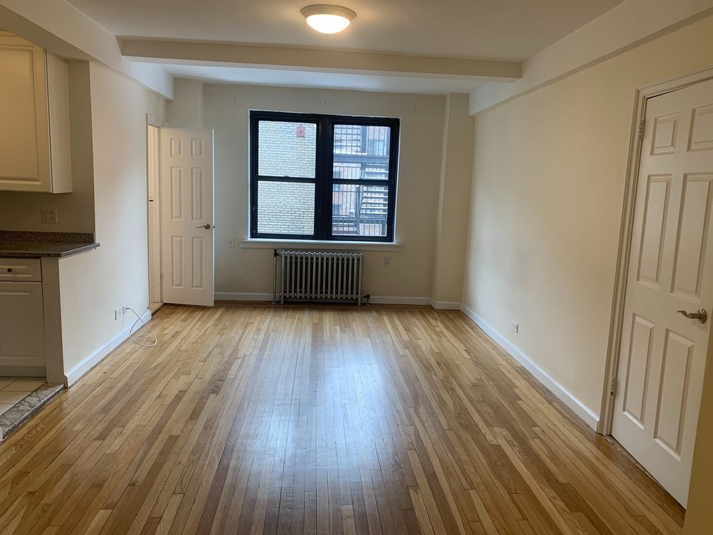 850 Amsterdam Avenue - Photo 0