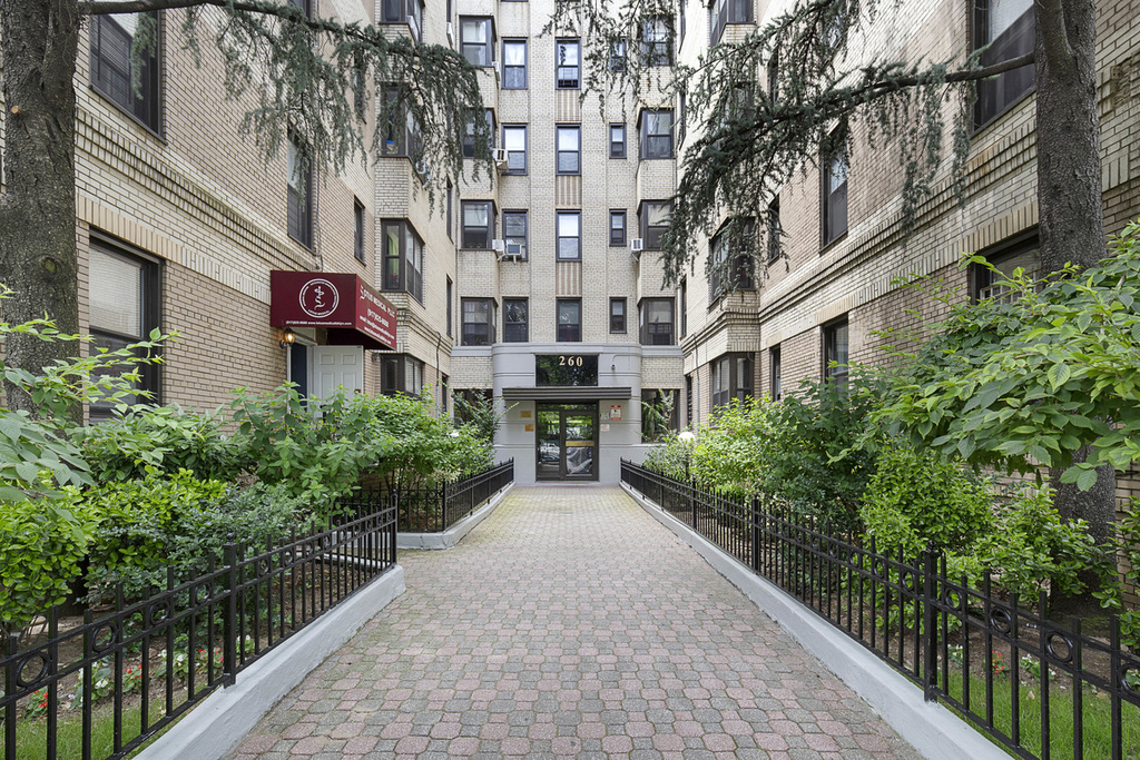 260 Ocean Parkway - Photo 9