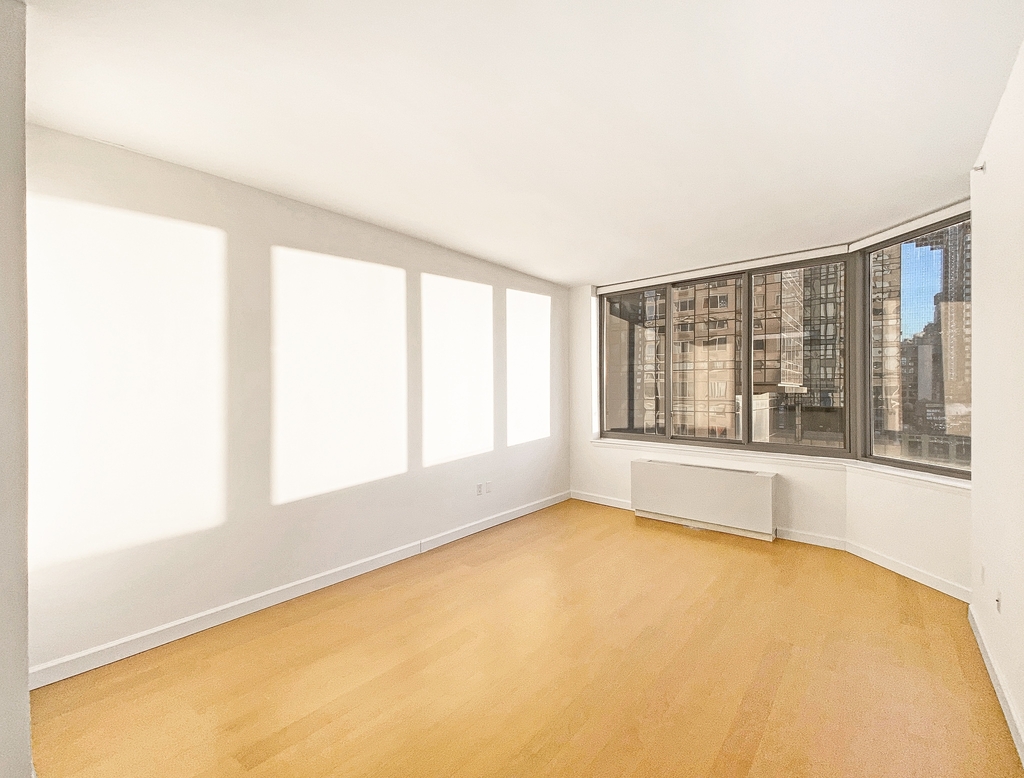 Copy of 41st Street and 10th Avenue - Video of Unit on Ad! - Photo 0