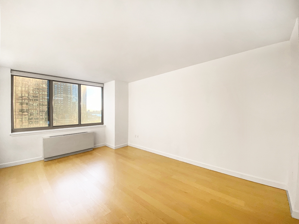 Copy of 41st Street and 10th Avenue - Video of Unit on Ad! - Photo 1