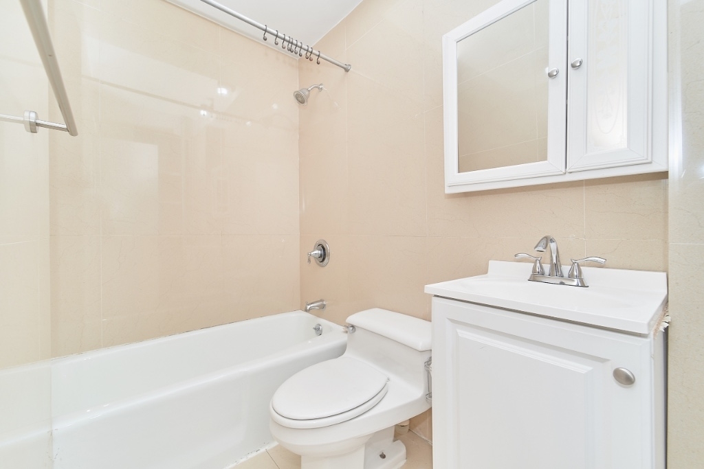 15 West 64th Street - Photo 2