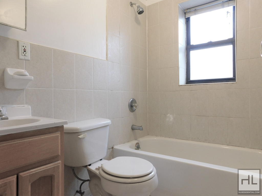 1071 Jefferson Avenue - Photo 9