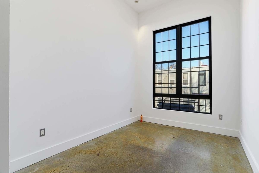 753 Lexington Avenue - Photo 4