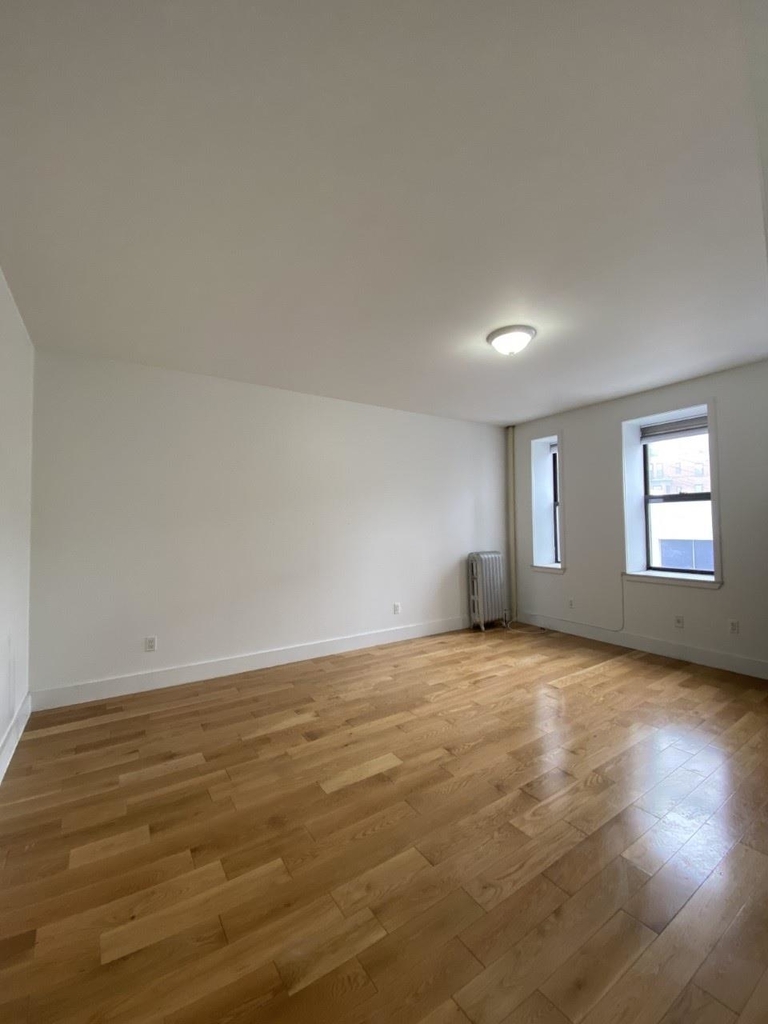 200 Sterling Pl - Photo 0