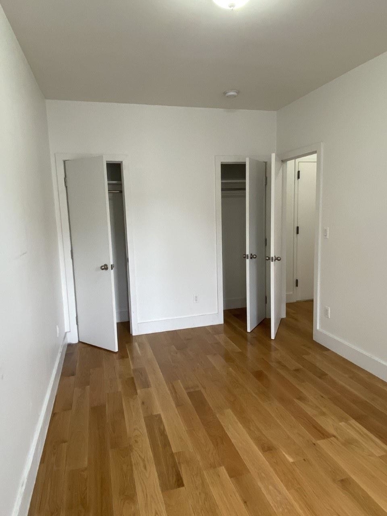 200 Sterling Pl - Photo 3
