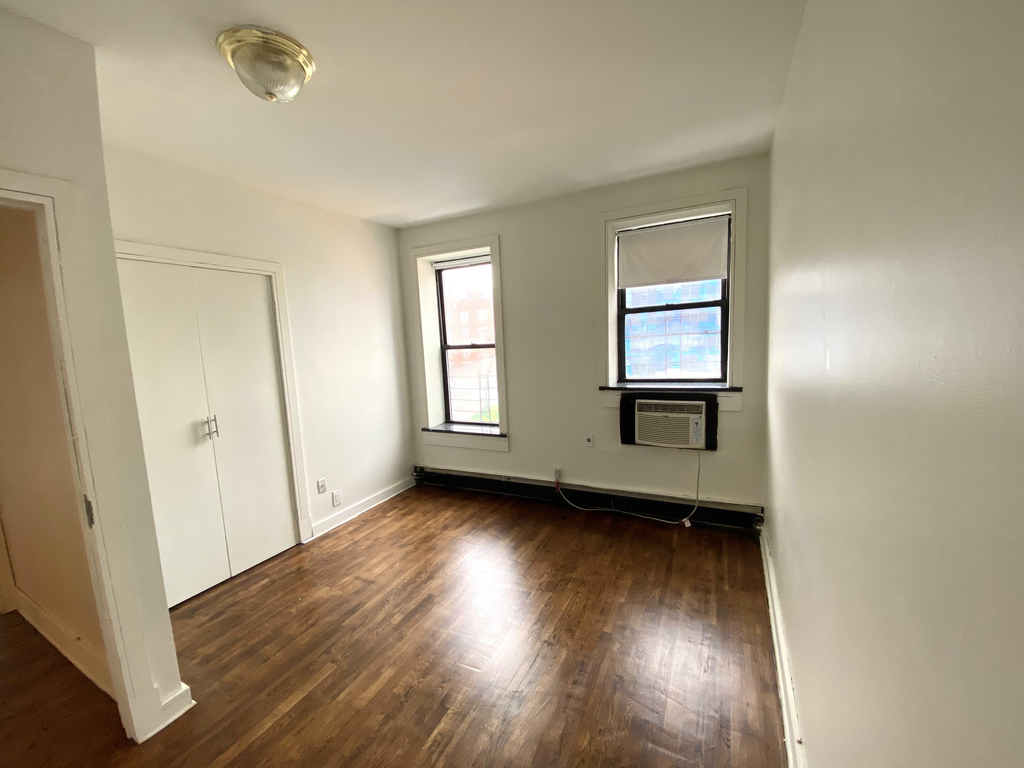 103 Essex Street - Photo 4