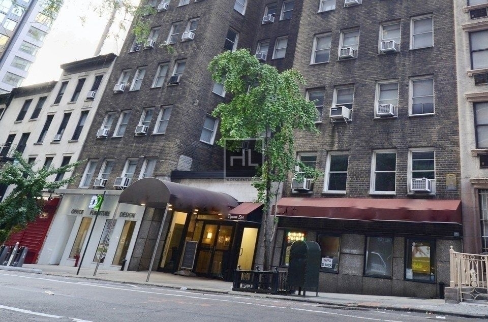 East 39 Street - Photo 8