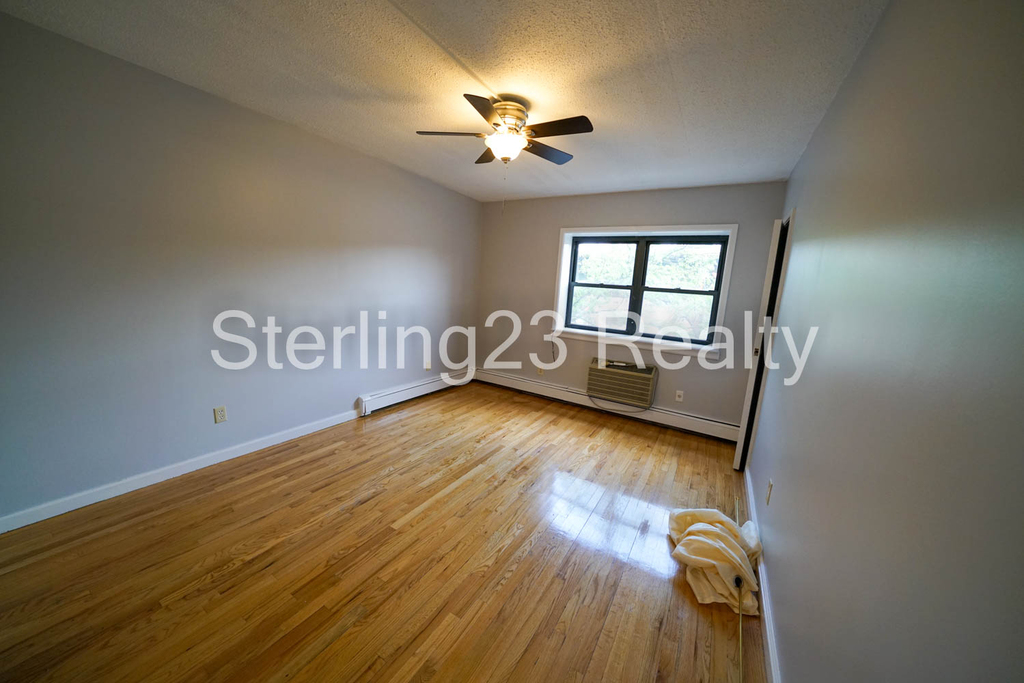 32-44 31st St. - Photo 9