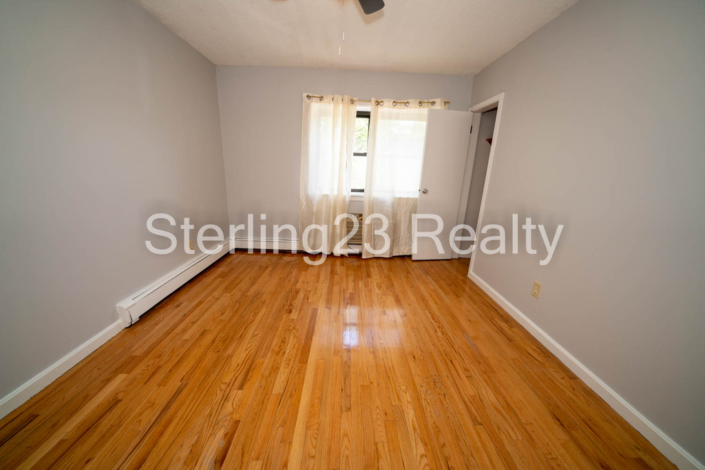 32-44 31st St. - Photo 4