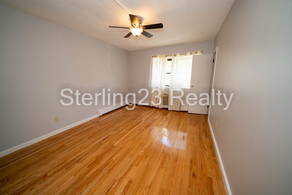 32-44 31st St. - Photo 3