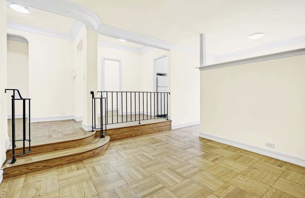 235 East 46th Street - Photo 5