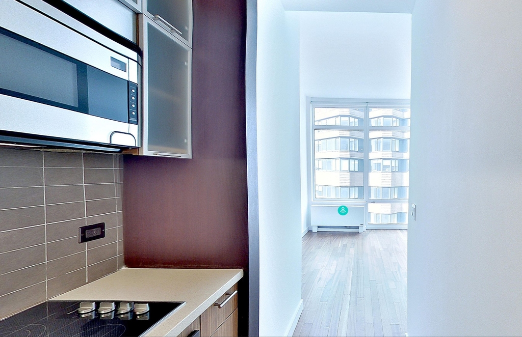 620 West 42nd Street - Photo 1