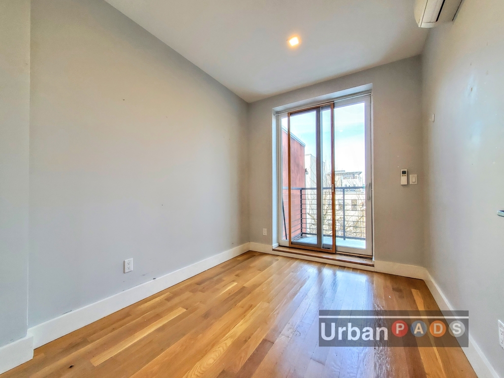 743 Lafayette Avenue - Photo 8