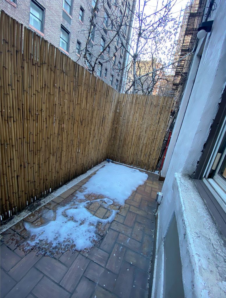 102 Greenwich Avenue - Photo 2