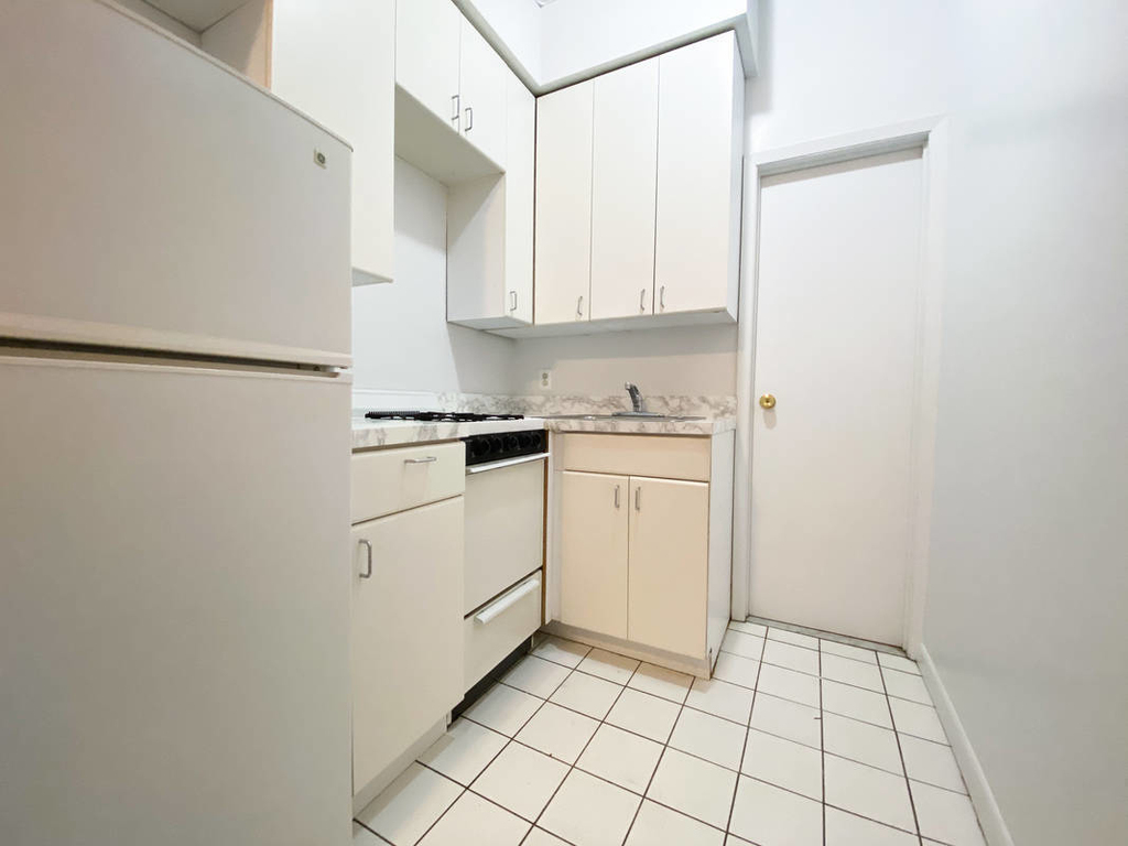 218 East 85th Street - Photo 3