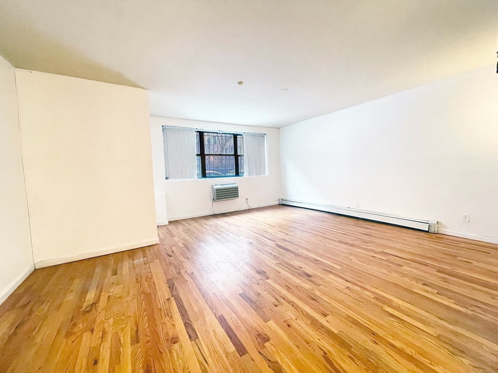 124 East 118th Street - Photo 6