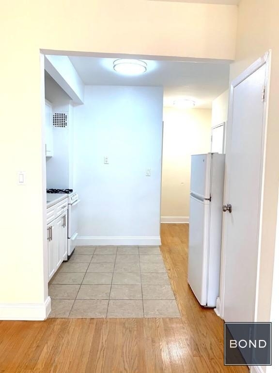 225 East 10th Street - Photo 2