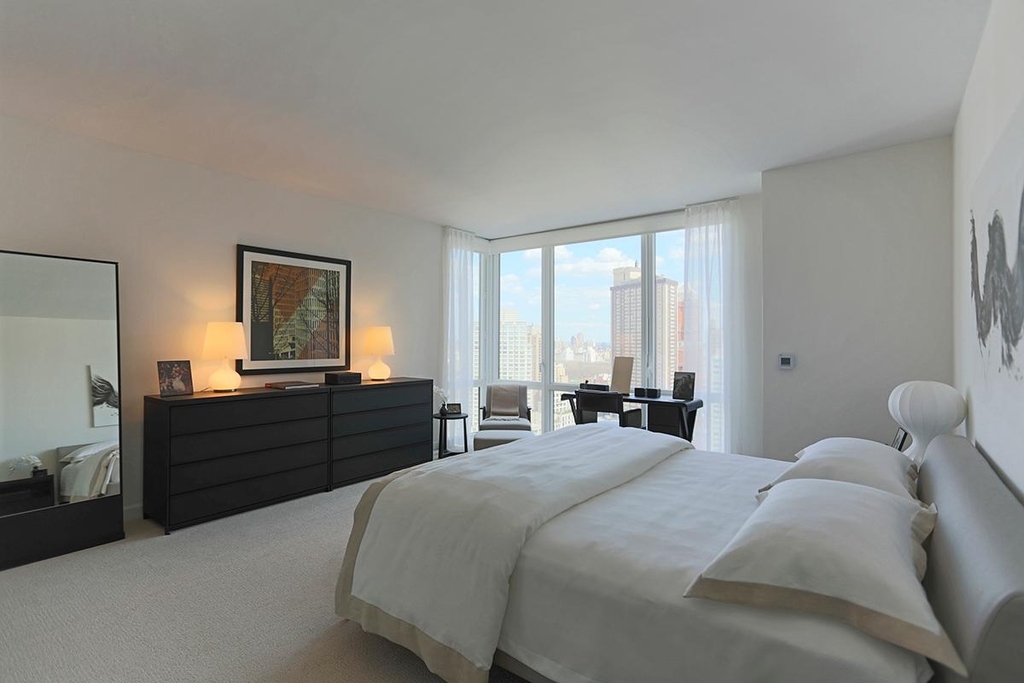 160 West 62nd Street - Photo 2