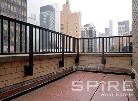 East 47th Street - Photo 9