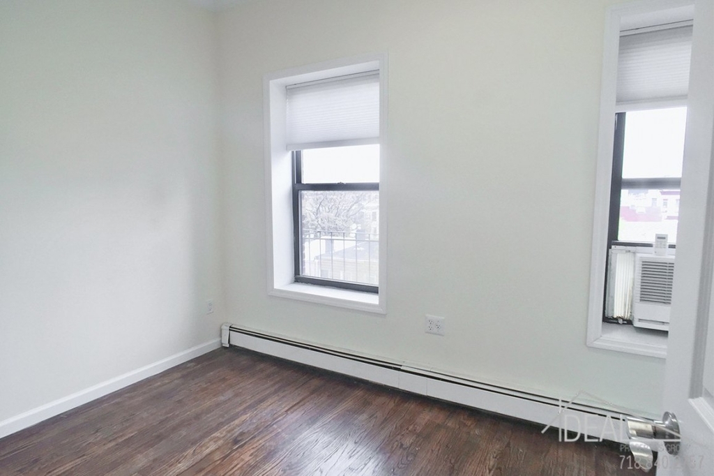 82 16th Street - Photo 3