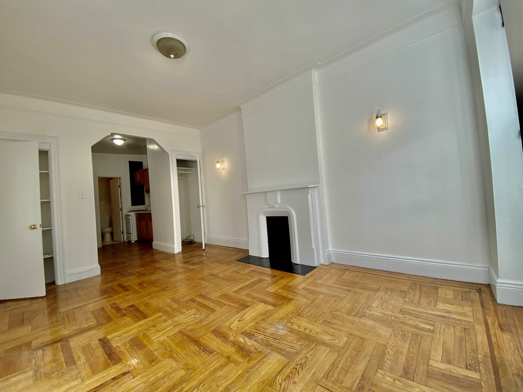 169 East 92nd Street - Photo 5