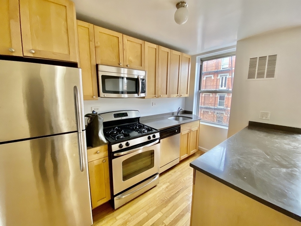 475 West Broadway - Photo 1