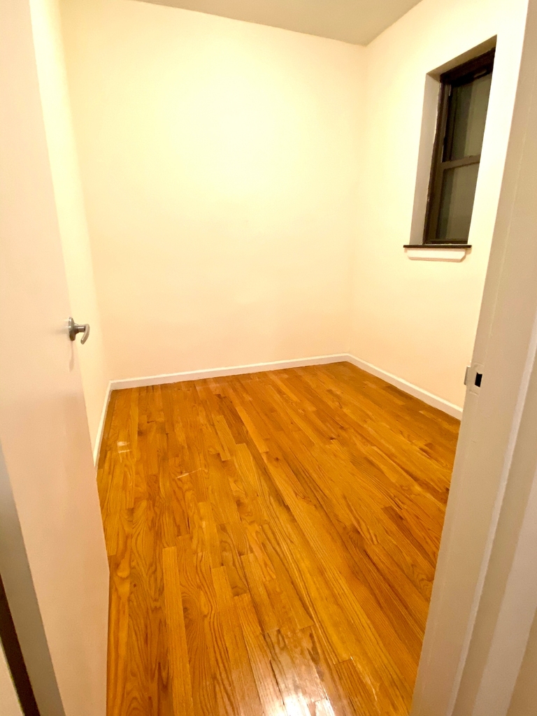 429 East 83rd Street - Photo 4