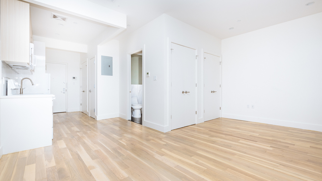 818 Lexington Avenue - Photo 1