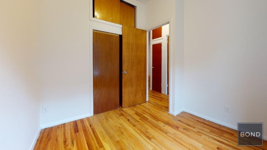 425 East 65th Street - Photo 4