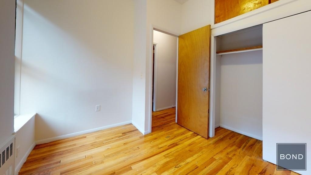 425 East 65th Street - Photo 3