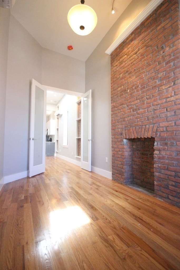 900 Flushing Avenue - Photo 2