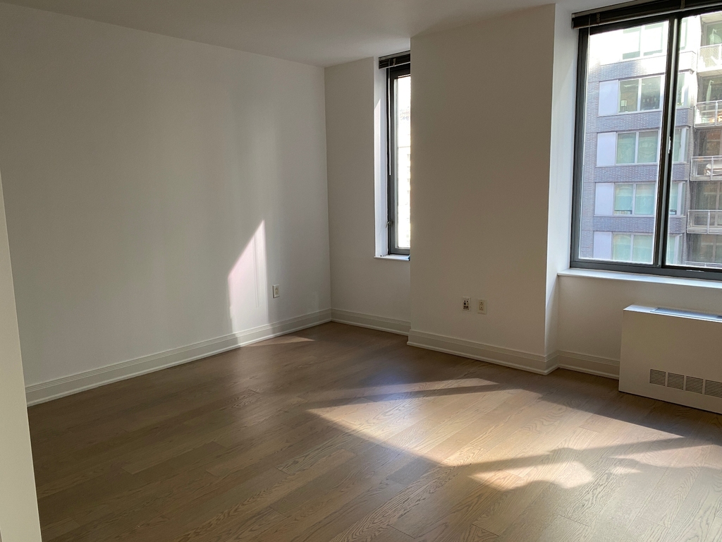 222 West 34th Street - Photo 0