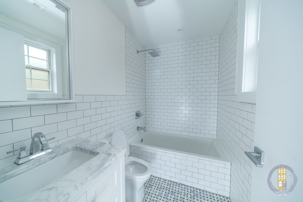 302 Nostrand Avenue - Photo 3