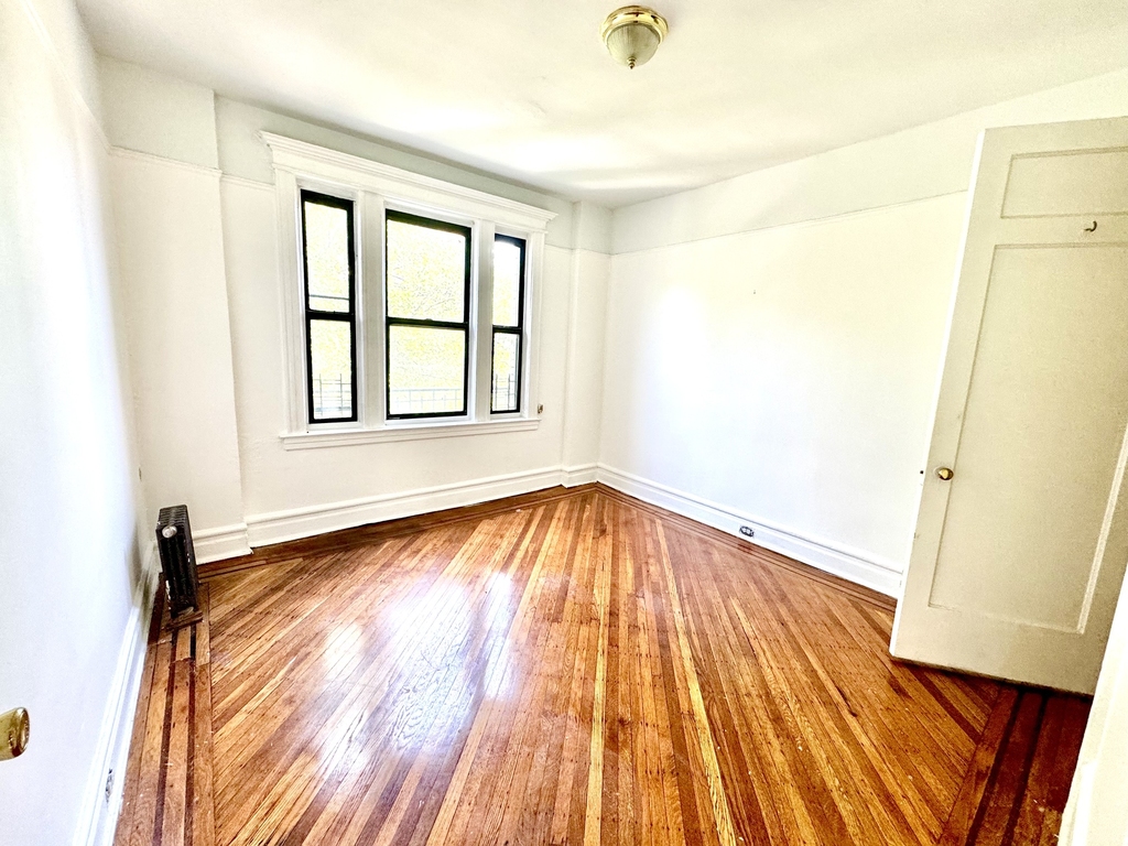 458 Eastern Parkway - Photo 2